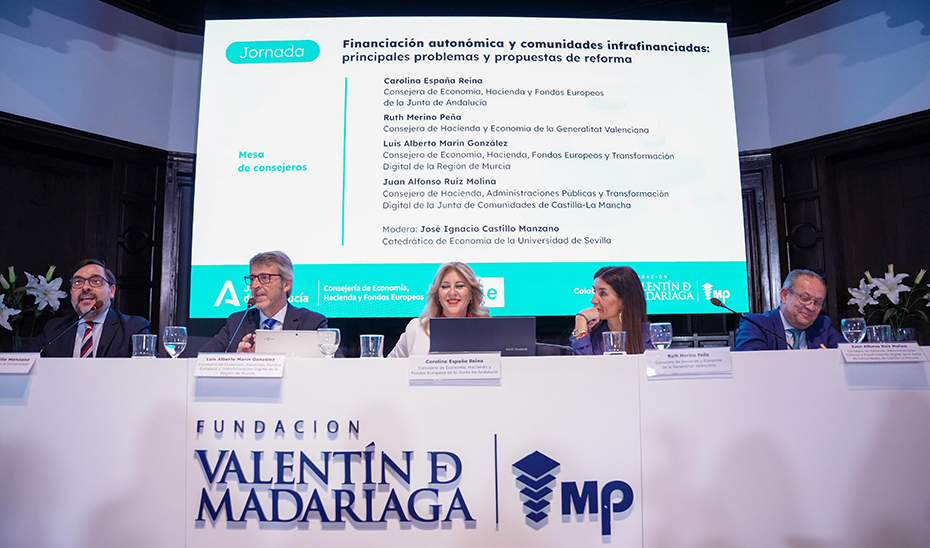 La consejera de Economía, Carolina España, durante el acto de inauguración de las jornadas 'Financiación autonómica y comunidades infrafinanciadas: principales problemas y propuestas de reforma'.